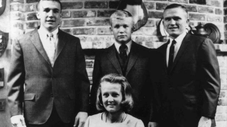 Los Bormann en 1968. Una de las pocas familias que sobreviviría completa al programa Apolo. Frank los eligió a ellos en lugar de la Luna... y creo que hizo la elección correcta.
